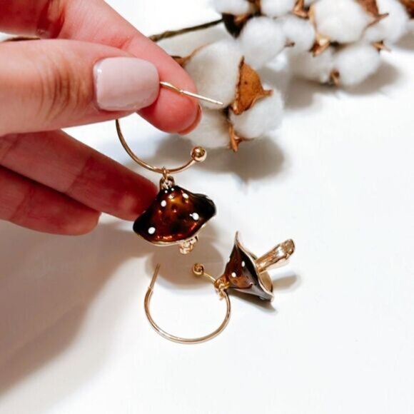 Brown mushroom hoop earrings N260 - Picture 3 of 4